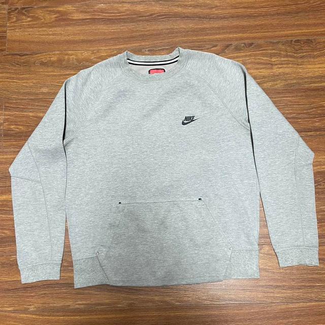 Nike Men's Sweatshirt - Grey - M on Productcaster.