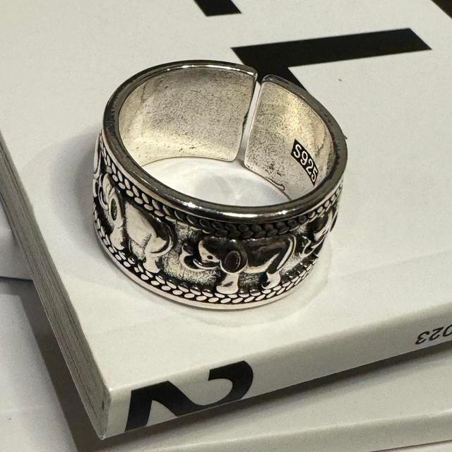 Vintage Women's Ring - Silver on Productcaster.