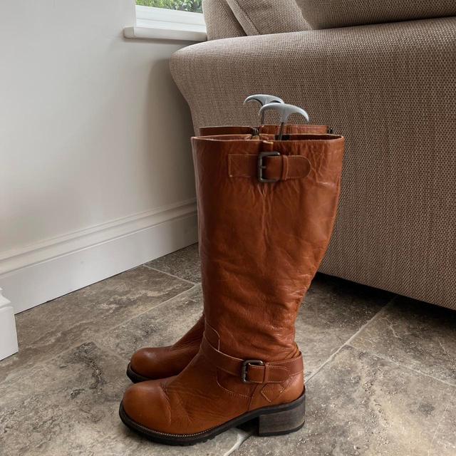 Preloved Women's Knee high Boots - Tan/Brown - UK 8 on Productcaster.