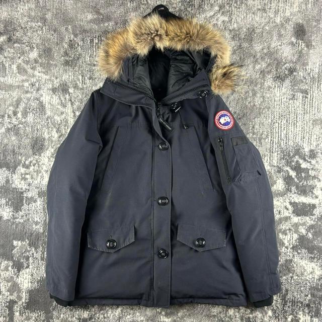 Canada Goose Women's Parka - Navy - L on Productcaster.