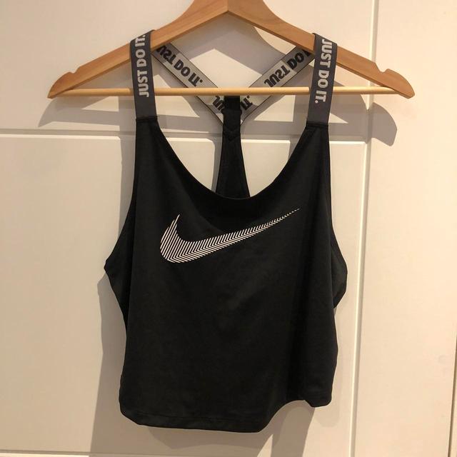 Nike Women's Crop top - Black/Grey - M on Productcaster.