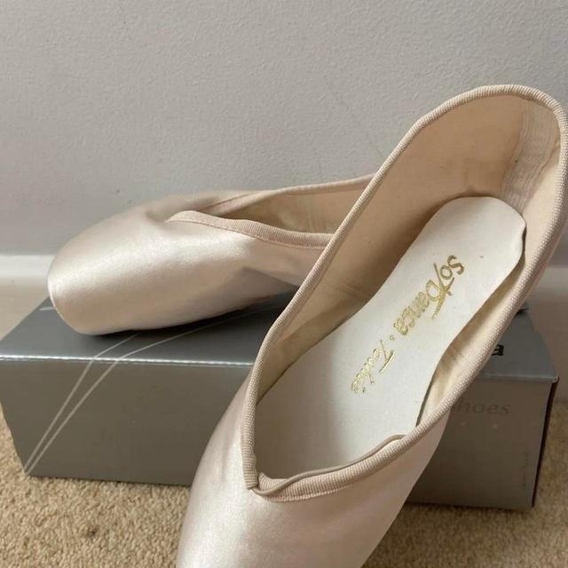 Women's Ballet shoes - Pink - UK 3 on Productcaster.