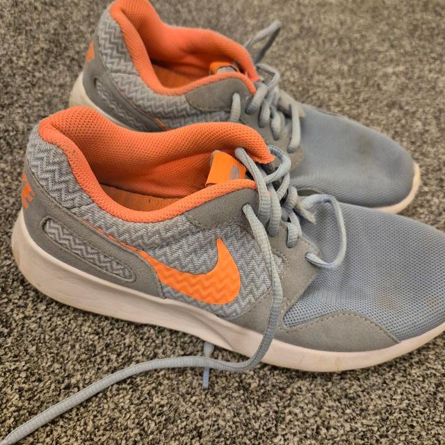 Nike Women's Trainers - Grey/Orange - UK 5 on Productcaster.