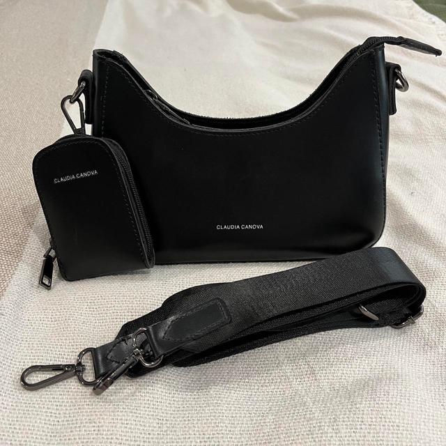 Claudia Canova Women's Shoulder bags - Black on Productcaster.