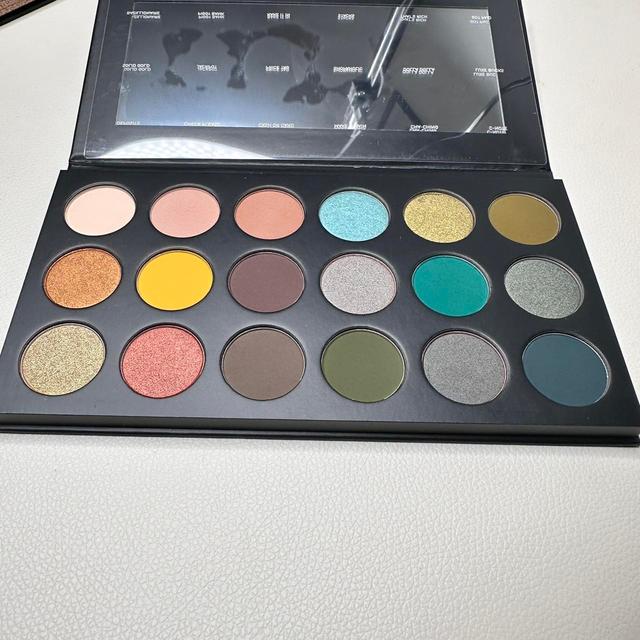 Morphe Eyeshadow - Multi on Productcaster.