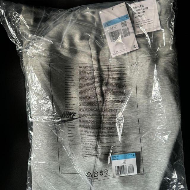 Nike Men's Sweatpants - Grey - M on Productcaster.