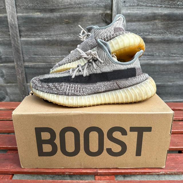 Yeezy Men's Trainers - Grey/Brown - UK 8 on Productcaster.