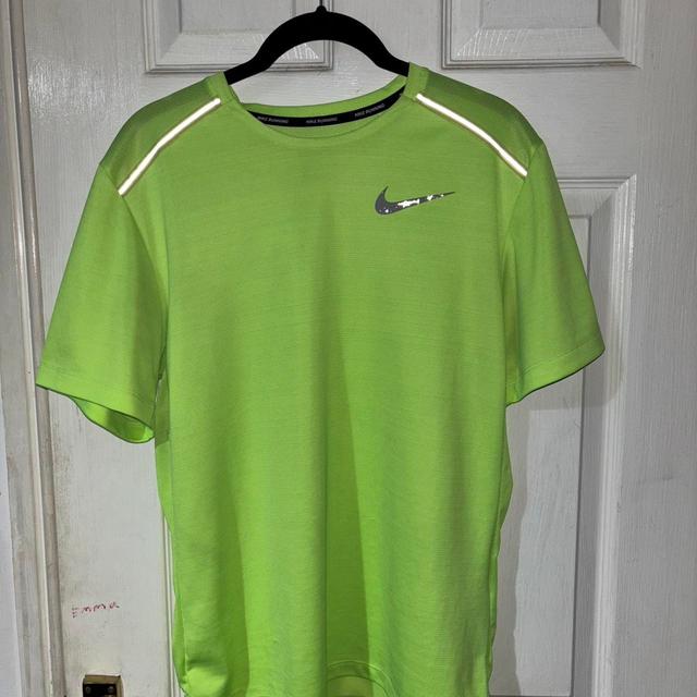 Nike Men's T-shirt - Green - XS on Productcaster.