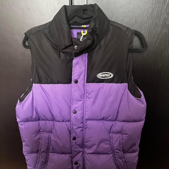 Bershka Men's Gilet - Black/Purple - S on Productcaster.