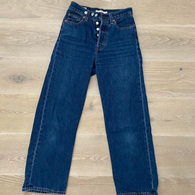 Levi's Women's Jeans - Blue - S on Productcaster.