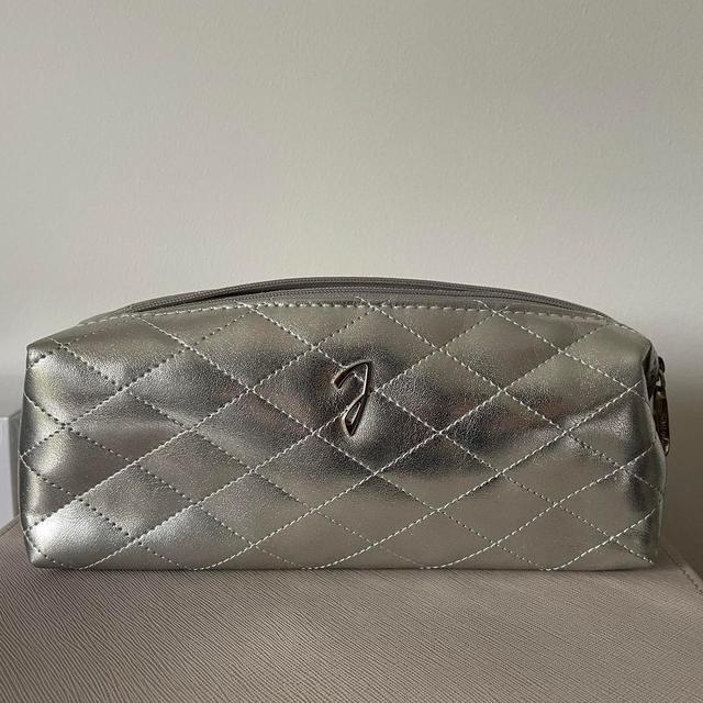 Women's Makeup and wash bags - Silver on Productcaster.