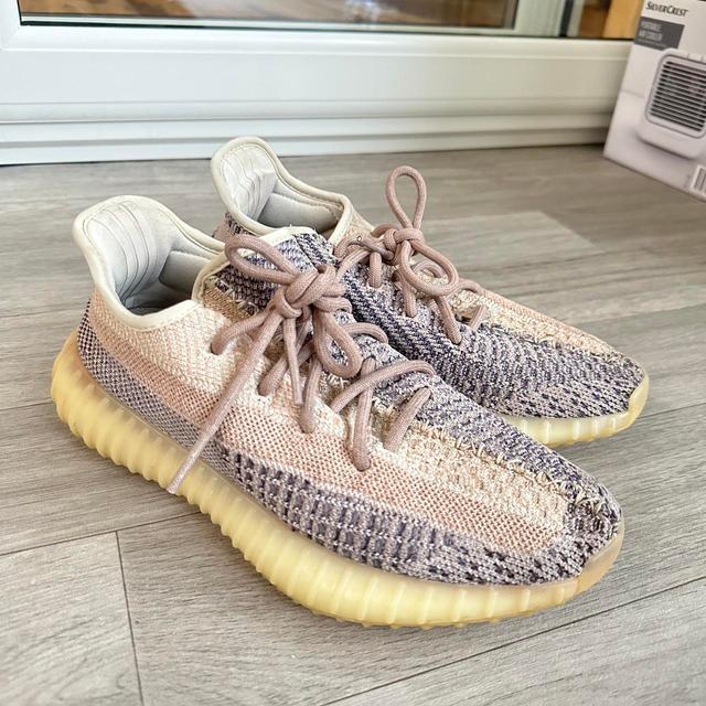 Yeezy Women's Trainers - Cream/Purple - UK 5.5 on Productcaster.