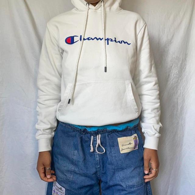 Champion Women's Hoodie - White - S on Productcaster.