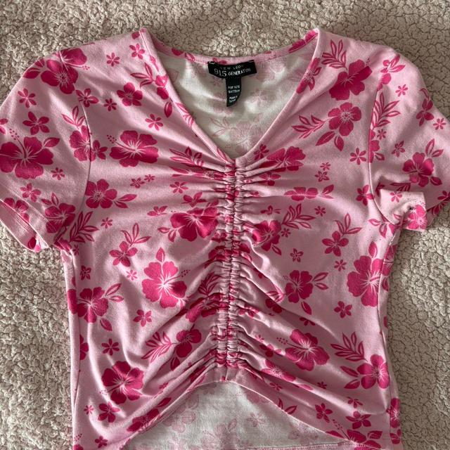 New Look Women's T-shirt - Pink - M on Productcaster.