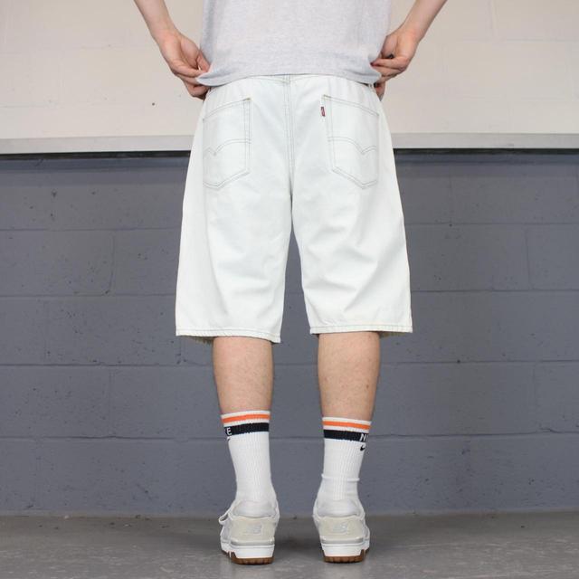 Levi's Men's Shorts - White/Blue - 40" on Productcaster.