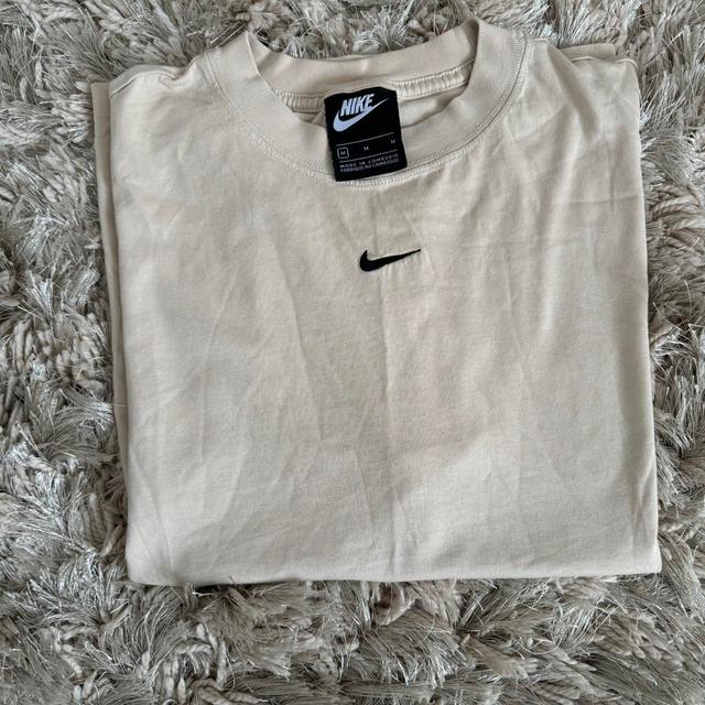 Nike Women's T-shirt - Cream - M on Productcaster.