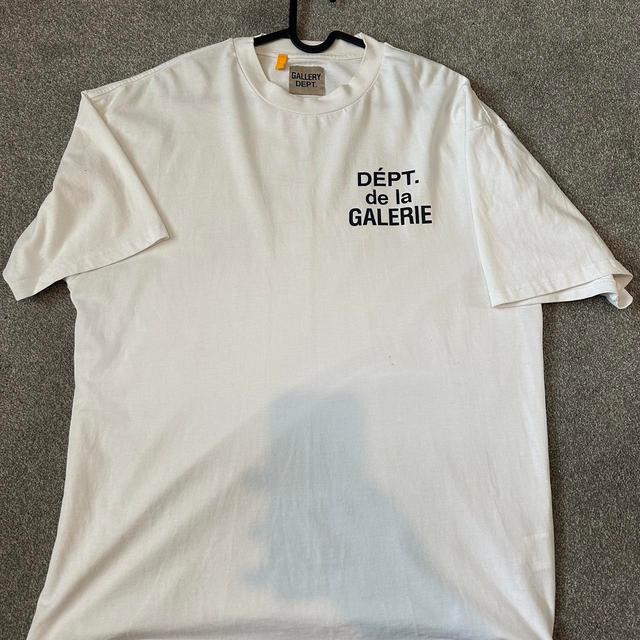 Gallery Dept. Men's T-shirt - White/Black - M on Productcaster.