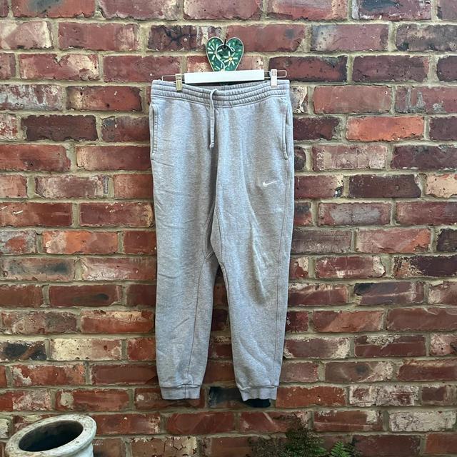 Nike Men's Sweatpants - Grey - M on Productcaster.