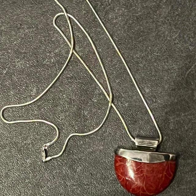 Reclaimed Vintage Women's Necklace - Silver/Red on Productcaster.