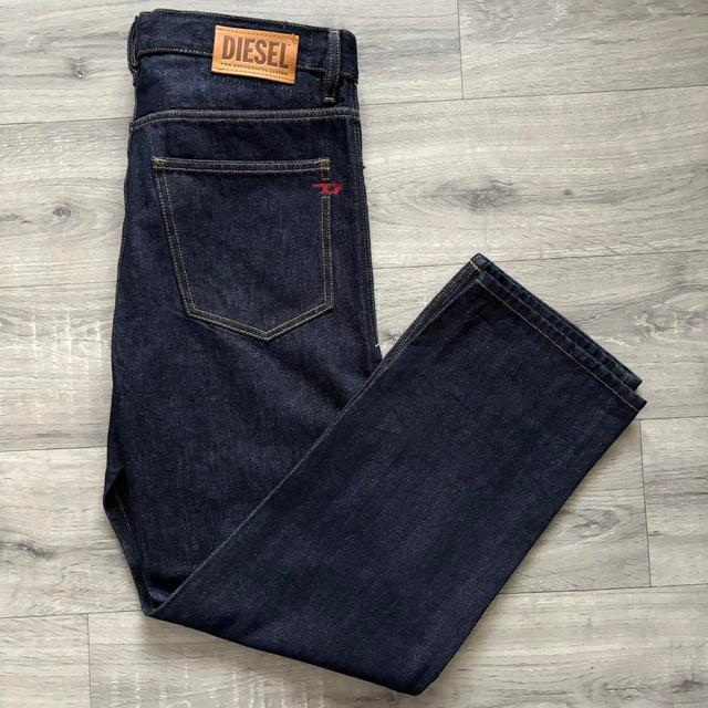 Diesel Men's Jeans - Navy/Blue - 31" on Productcaster.