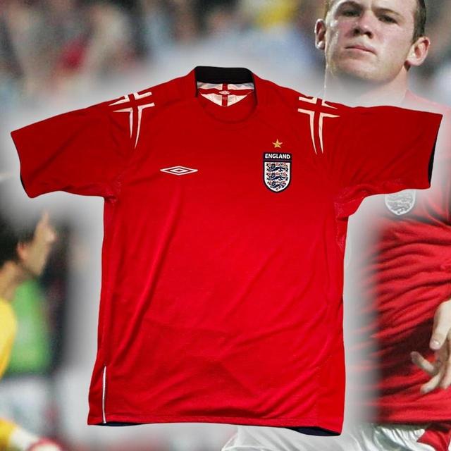 Umbro Men's T-shirt - Red - XXL on Productcaster.