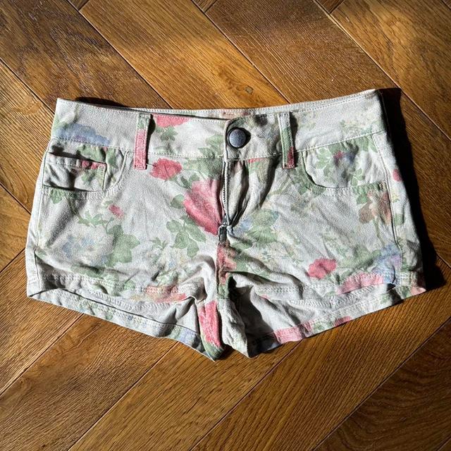 Topshop Women's Shorts - Multi/Cream - UK 6 on Productcaster.