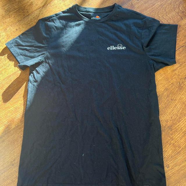 Ellesse Men's T-shirt - Black - M on Productcaster.