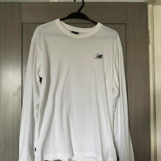 New Balance Women's T-shirt - White - XS on Productcaster.