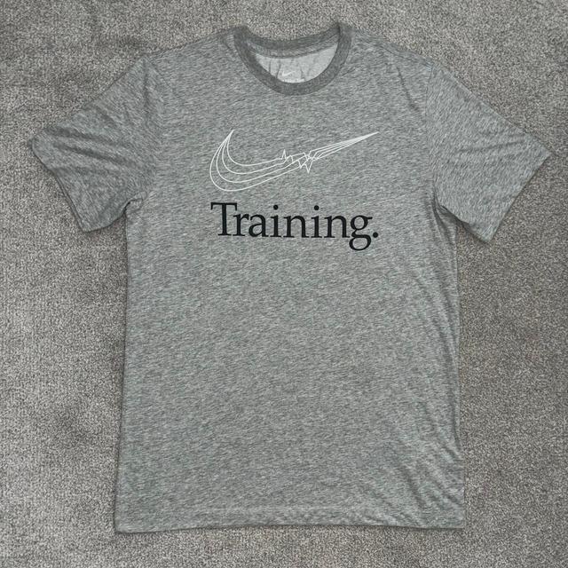 Nike Men's T-shirt - Grey - M on Productcaster.