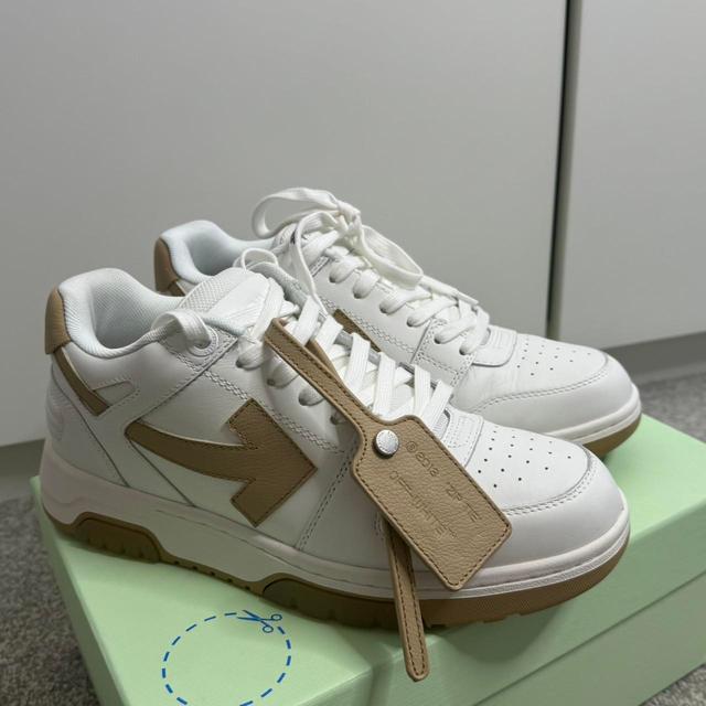 Off-White Women's Trainers - White/Cream - UK 7 on Productcaster.