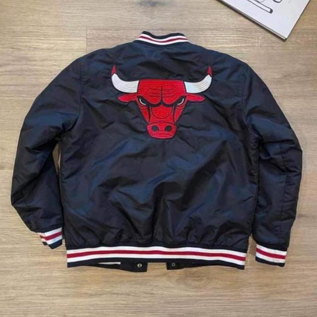 NBA Men's Jacket - Black/Red - L on Productcaster.