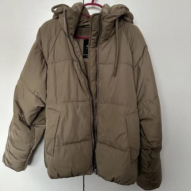 Pull&Bear Women's Puffer - Khaki/Tan - XS on Productcaster.