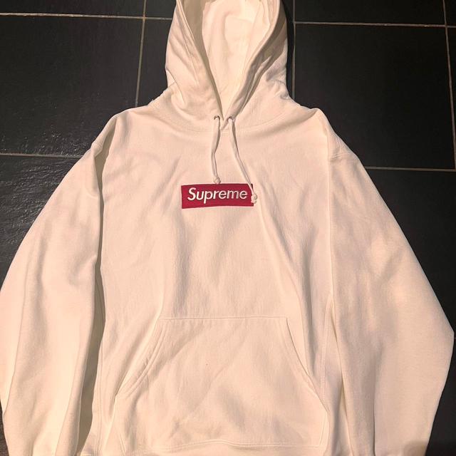 Supreme Men's Hoodie - White - M on Productcaster.