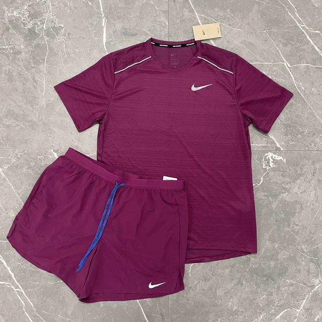 Nike Men's T-shirt - Burgundy/Purple - S on Productcaster.