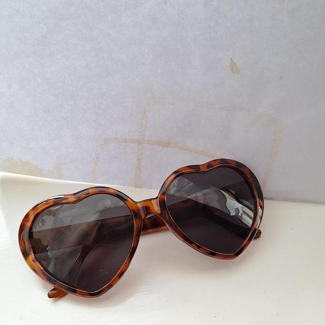 Vintage Women's Oversized Sunglasses - Brown on Productcaster.