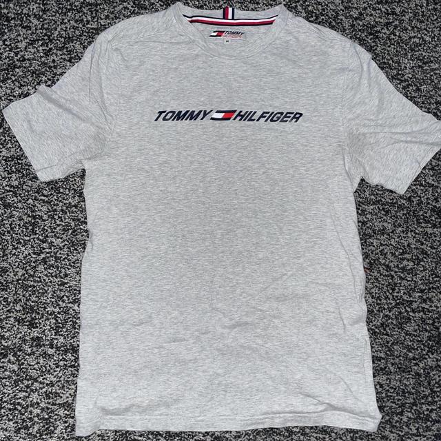 Tommy Hilfiger Men's T-shirt - Grey - M on Productcaster.