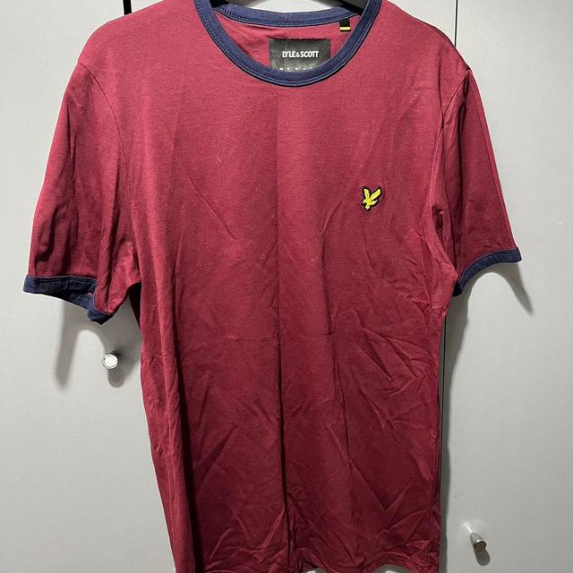 Lyle & Scott Men's T-shirt - Burgundy/Red - S on Productcaster.