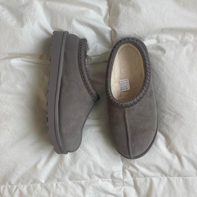 UGG Women's Clogs - Grey/Brown - UK 6 on Productcaster.