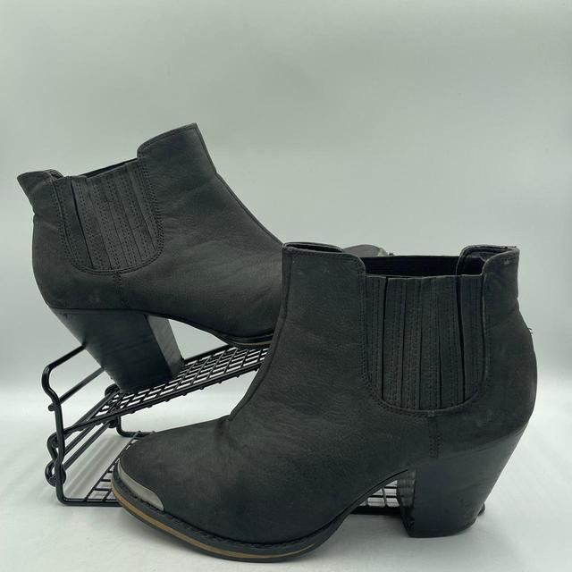 Vintage Women's Boots - Black - UK 5 on Productcaster.