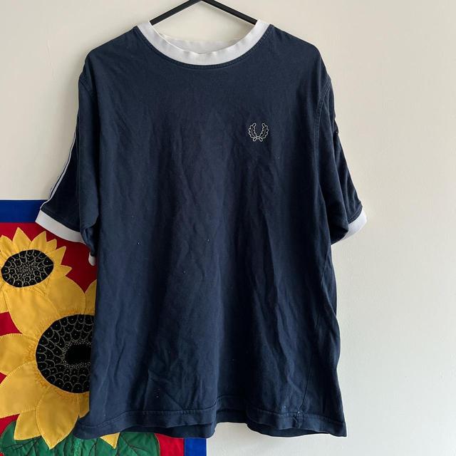 Fred Perry Men's T-shirt - Navy - M on Productcaster.