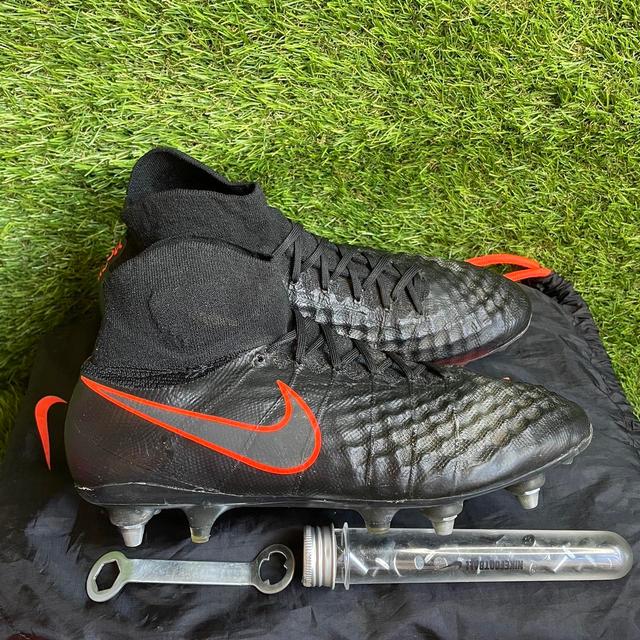 Nike Men's Boots - Black/Orange - UK 7 on Productcaster.