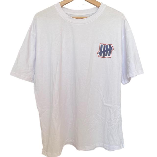 Undefeated Men's T-shirt - White/Blue - M on Productcaster.