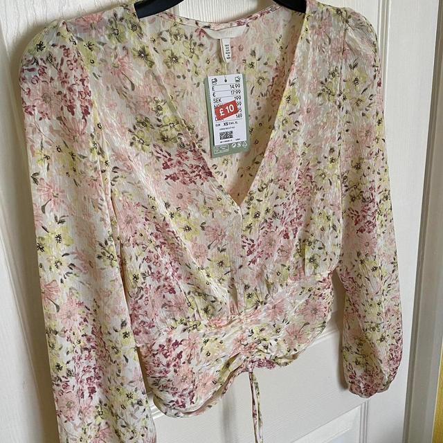 H&M Women's Blouse - Multi/Pink - 6 on Productcaster.