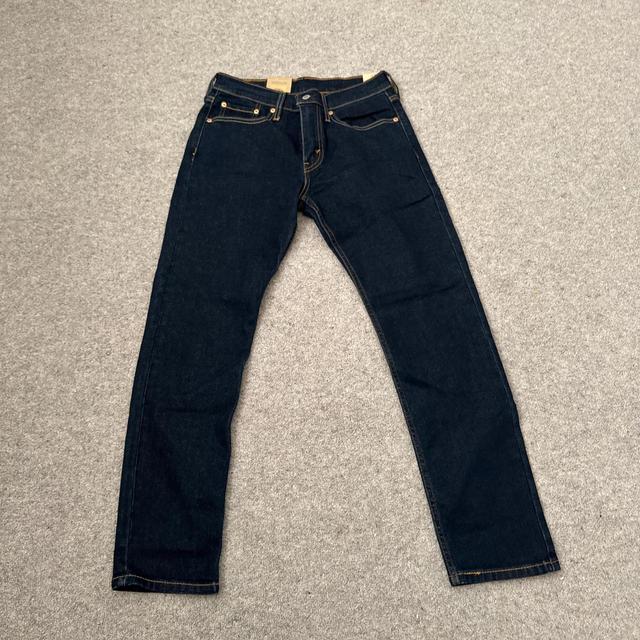 Levi's Men's Jeans - Navy - 28" on Productcaster.