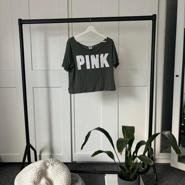 Victoria's Secret Women's Crop top - Green/Khaki - XS on Productcaster.