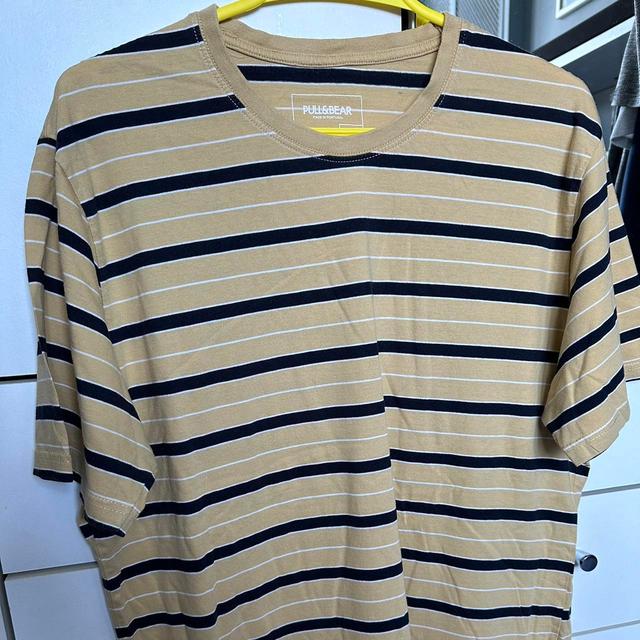 Pull&Bear Men's T-shirt - Yellow - M on Productcaster.