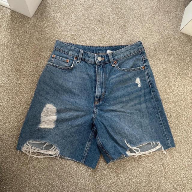 H&M Women's Shorts - Blue - UK 10 on Productcaster.