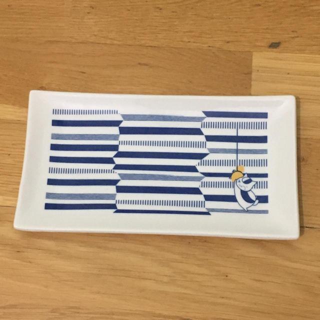 Vintage Dinnerware - White/Blue on Productcaster.