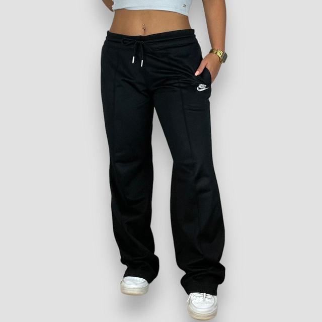 Nike Women's Sweatpants - Black - M on Productcaster.