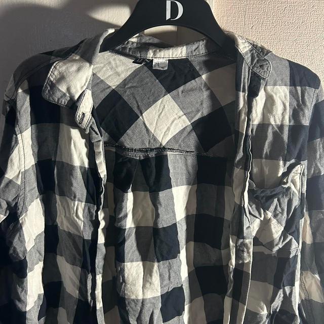 H&M Women's Shirt - Black/White - 8 on Productcaster.